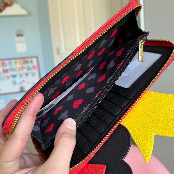 NWOT Loungefly Disney Alice in Wonderland Queen of Hearts Clutch Wallet - Picture 5 of 8